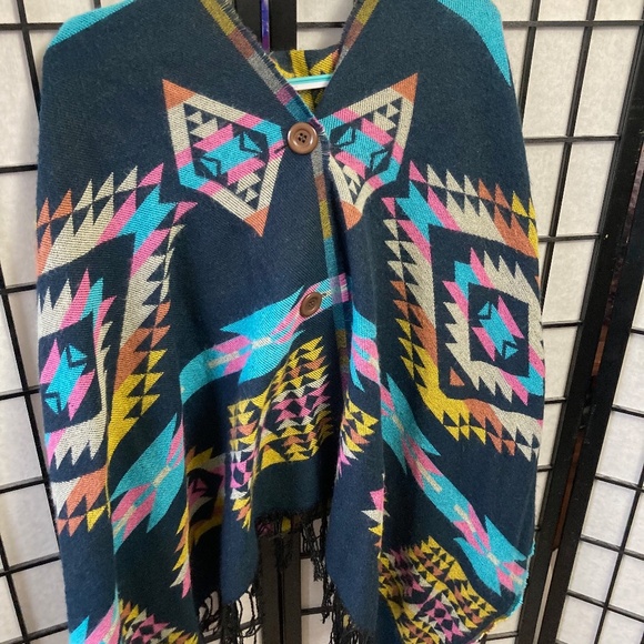 Beautiful Hooded Native Print Poncho - Picture 2 of 15